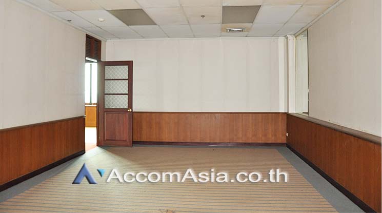 5  Office Space For Sale in Ratchadaphisek ,Bangkok ARL Ramkhamhaeng at Charn Issara Tower 2 AA14915